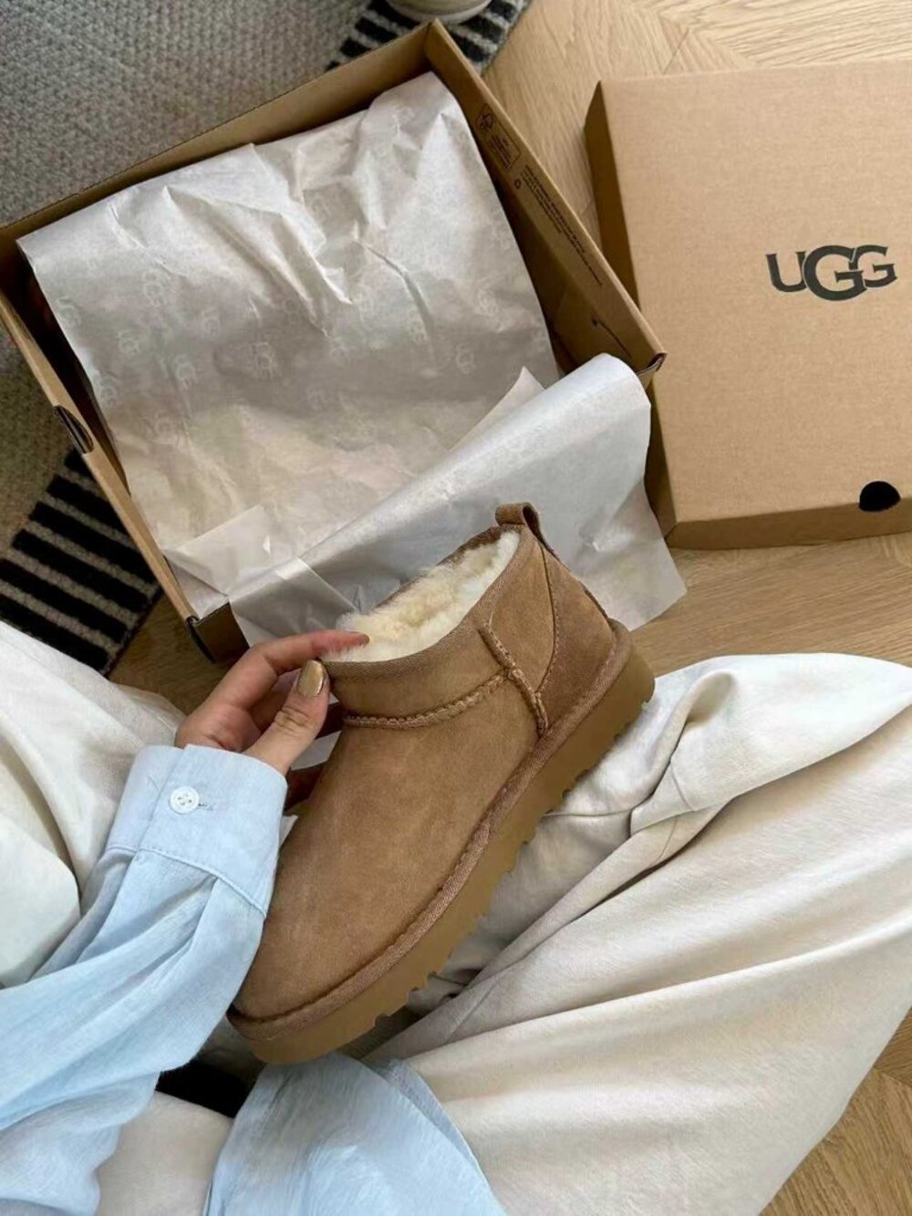 NEW UGG women's classic ultra mini boots in chestnut - Picture 7 of 8